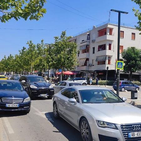 Lolu Apartment Plus Privat Parking Vlorë 外观 照片