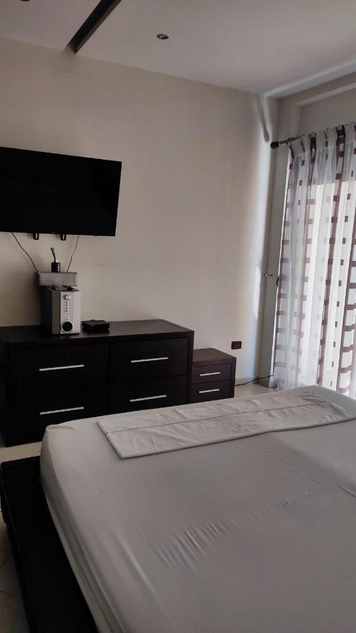 Lolu Apartment Plus Privat Parking Vlorë 外观 照片