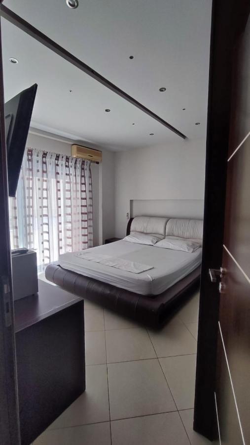 Lolu Apartment Plus Privat Parking Vlorë 外观 照片
