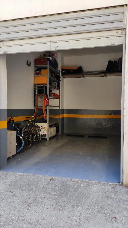 Lolu Apartment Plus Privat Parking Vlorë 外观 照片