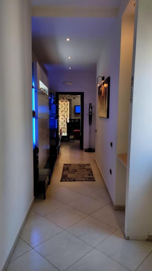 Lolu Apartment Plus Privat Parking Vlorë 外观 照片