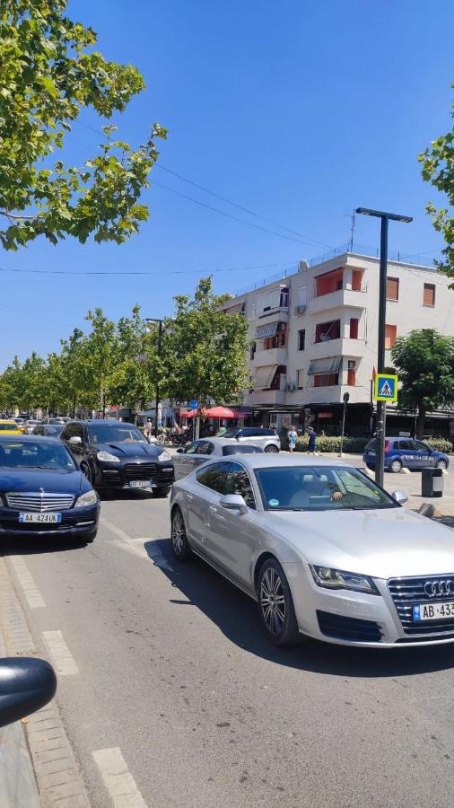 Lolu Apartment Plus Privat Parking Vlorë 外观 照片